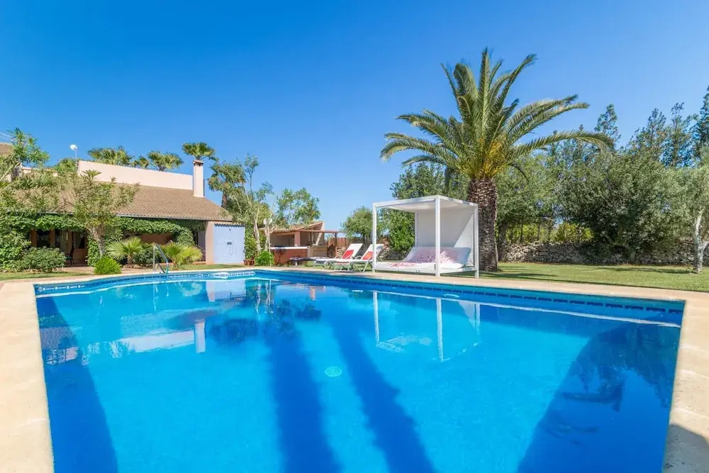 Son Duri House With Pool
