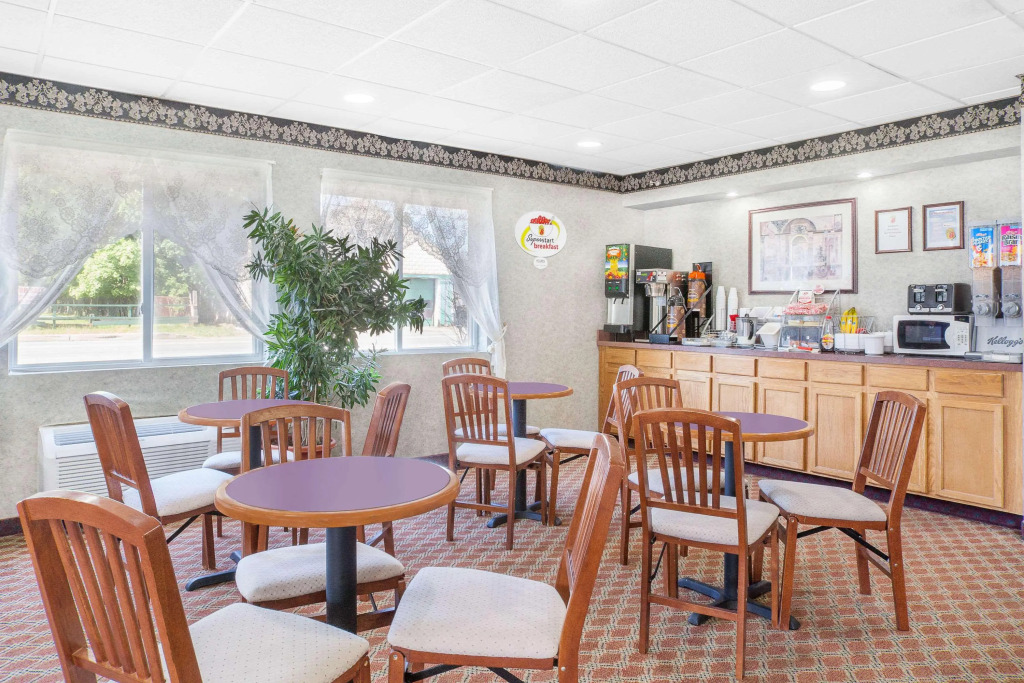 Super 8 By Wyndham Monticello