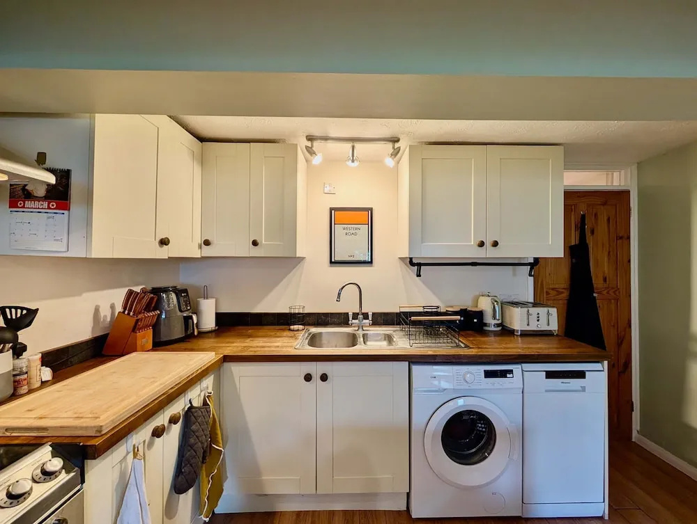 Cosy 2bed House in Reading