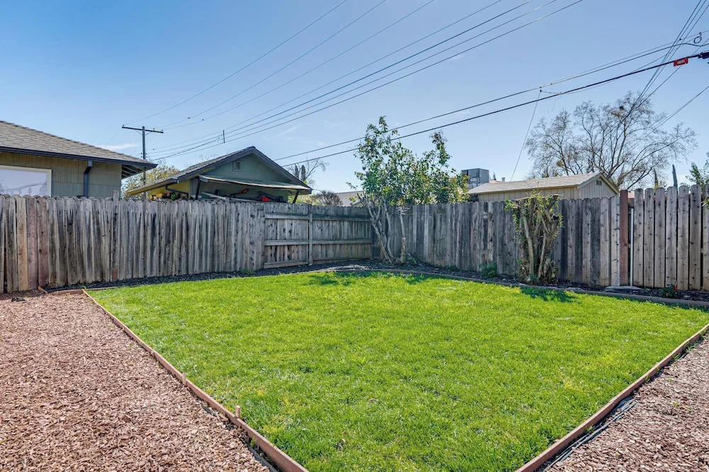 Pet-friendly Rental, Fenced Yard in Rancho Cordova