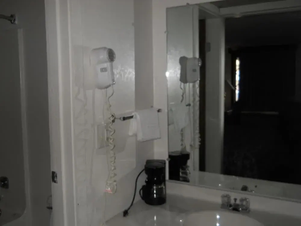 Value Inn Kenosha West