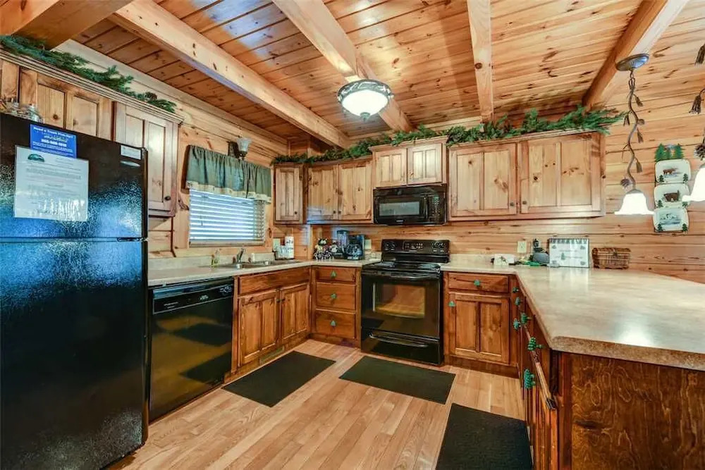 UnFirgettable 2 Bedroom Home with Hot Tub