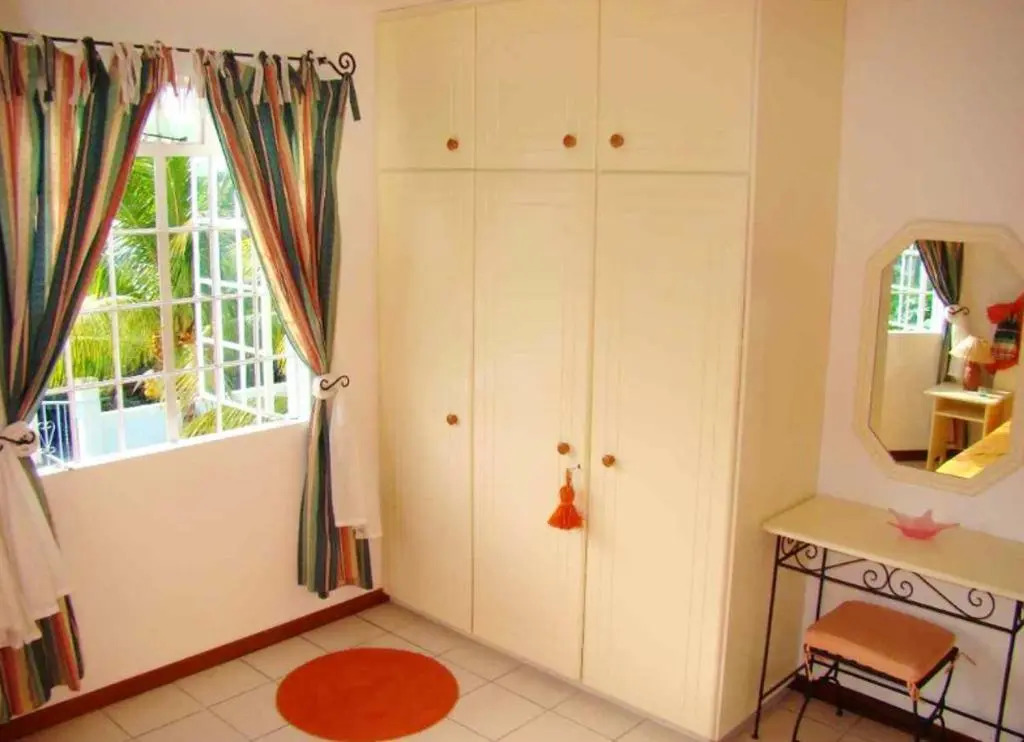 2 bedrooms appartement at Grand Baie 300 m away from the beach with private pool enclosed garden and wifi