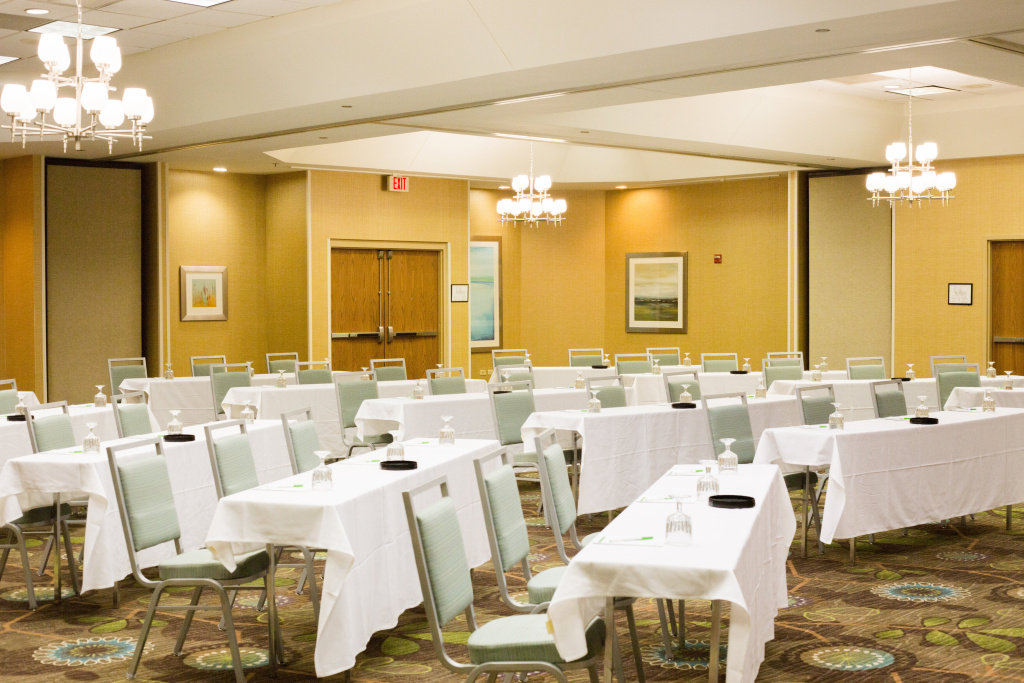 Holiday Inn & Suites Bolingbrook by IHG