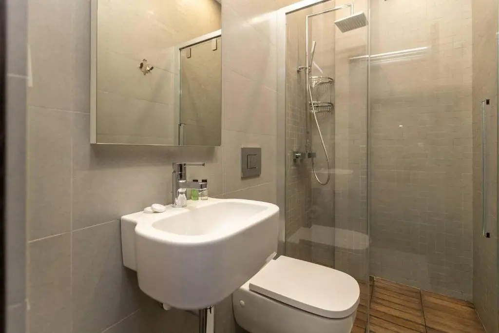 -30  NEW 2 BR Super Spacious Apt w/Terrace+views