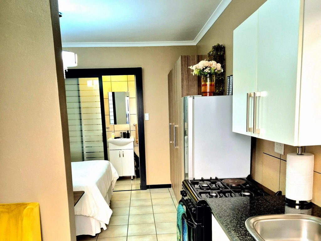 URlyfstyle Cottage Near OR Tambo International Airport