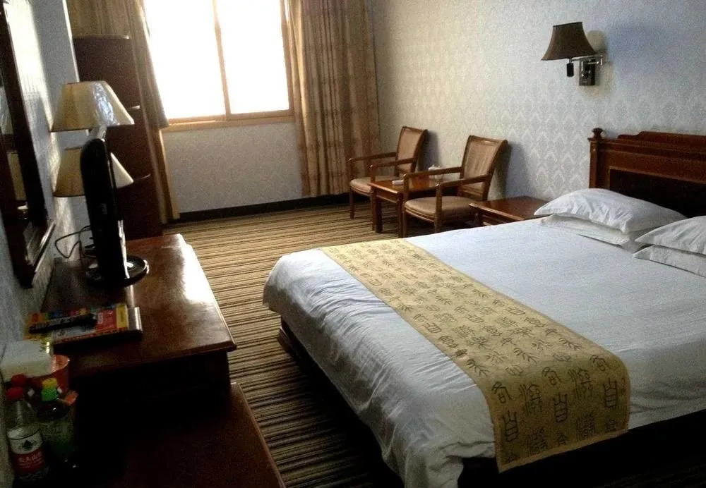 Luoyang New Shengguang Hotel