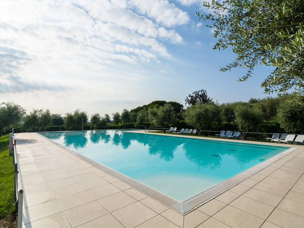 Serene Apartment in Manerba Del Garda with Pool
