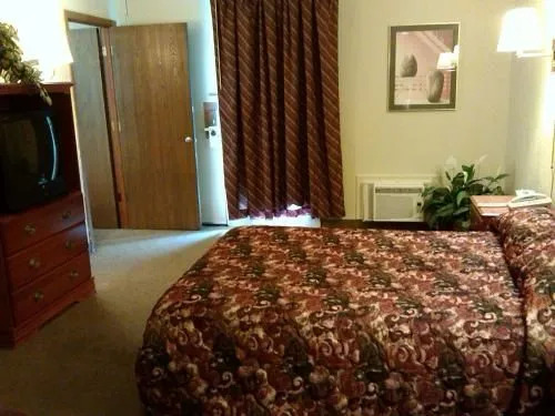 Woodridge Inn and Suites