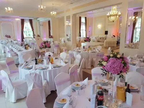 Riverside Hotel