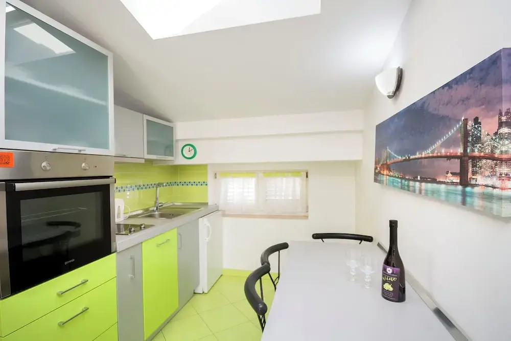 Apartment Violet