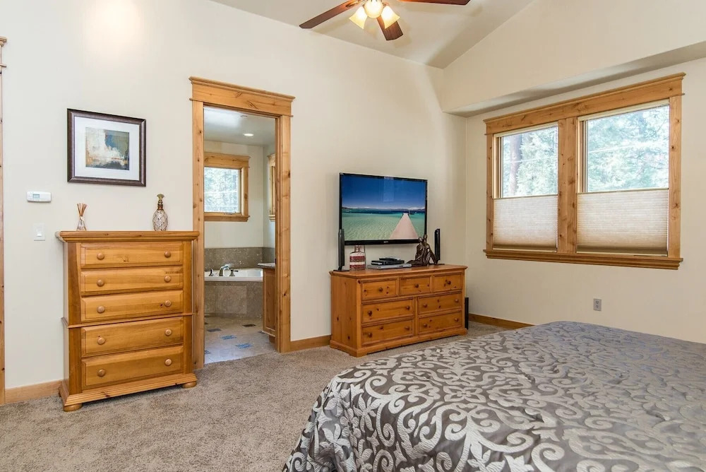 Bright Beauty in South Lake Tahoe by RedAwning