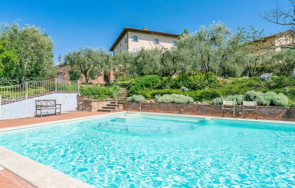 Beautiful Apartment in Lari With 2 Bedrooms, Wifi and Outdoor Swimming Pool