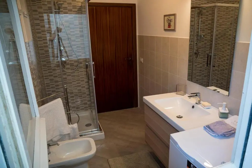 N228 - Numana, quadrilocale ristrutturato con giardino