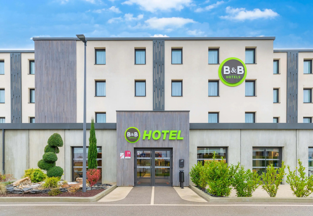 B&B HOTEL Troyes Magasins dusine