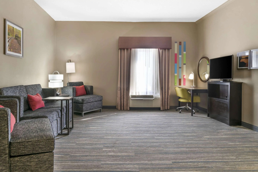 Comfort Inn & Suites Toledo North