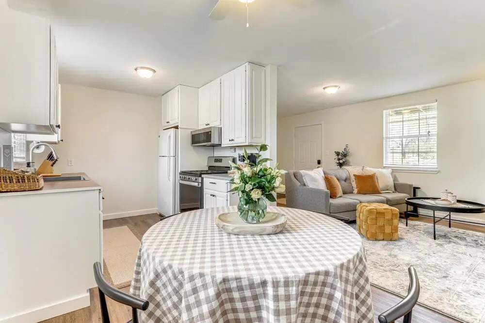 4 Mi to Dtwn: Dog-friendly Fayetteville Home