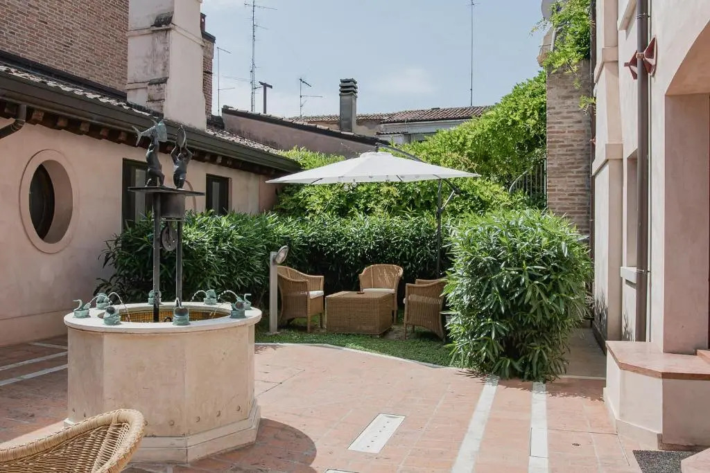 Boutique Rooms 3 0