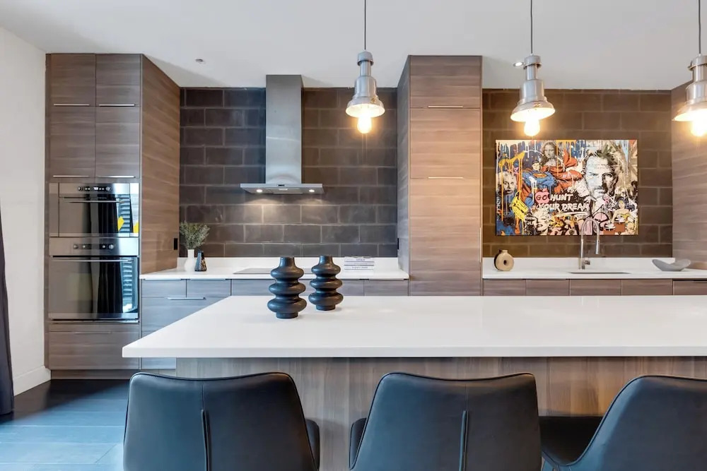 LiV MTL MTL Plateau Urban Suites Near Downtown Montreal