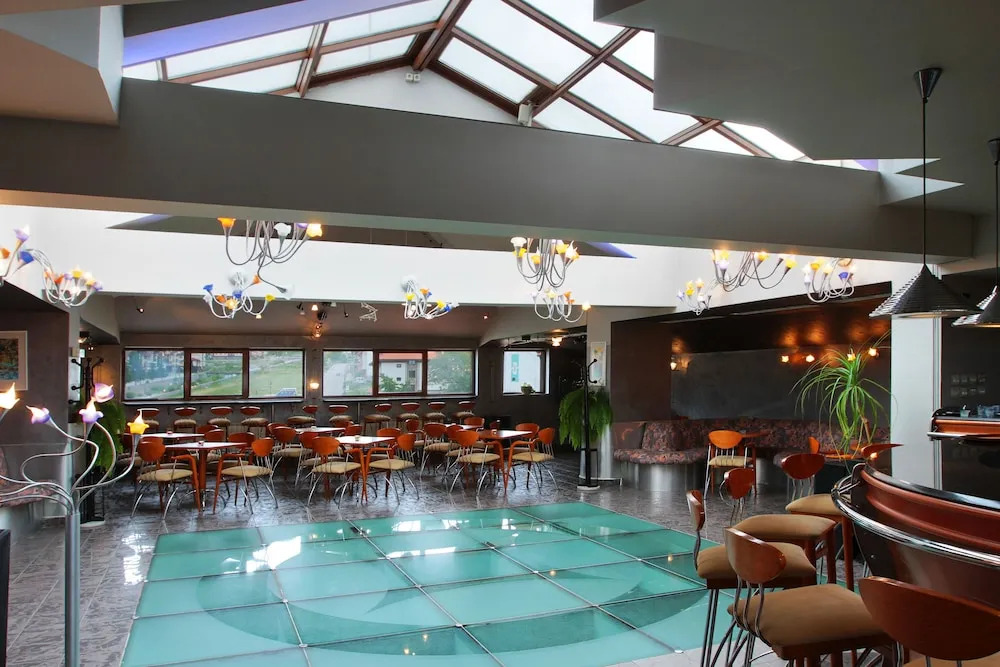 Glazne Hotel