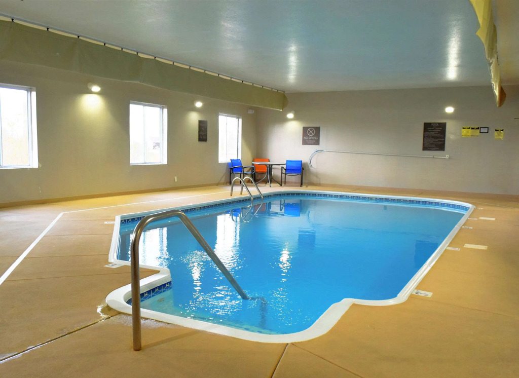 Comfort Inn & Suites Greenville I-70