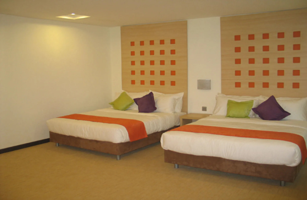 Hotel 98