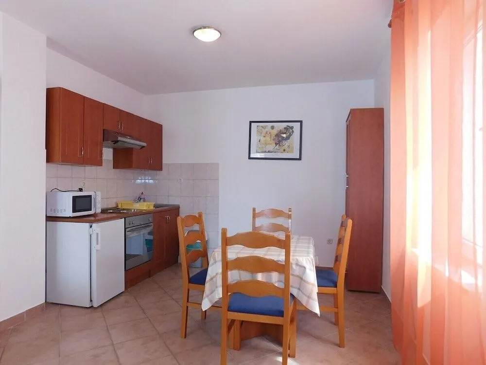 Sunset Apartment Nin