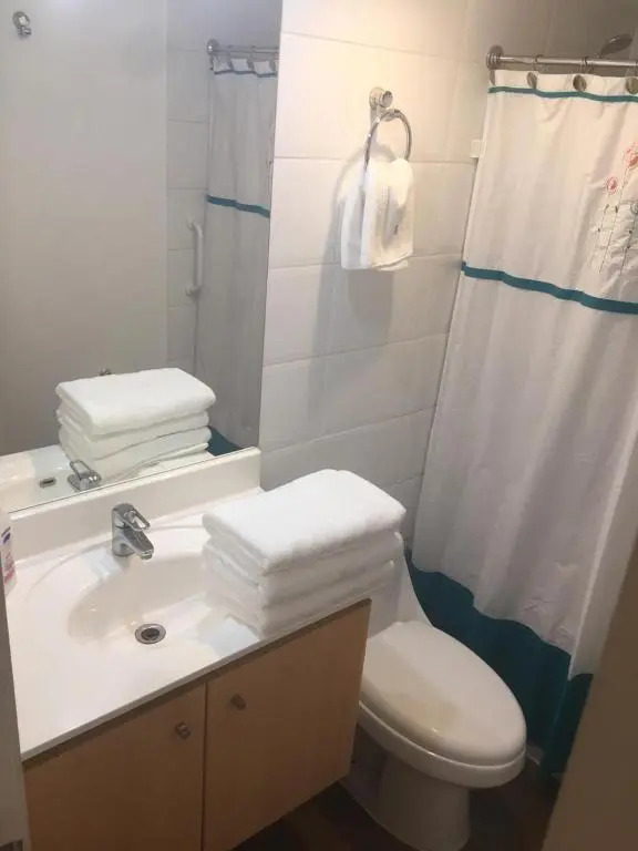 Apartament Condo Amueblado, ENCOMENDEROS 200 El Golf, Las Condes Santiago con vista al Costanera Center