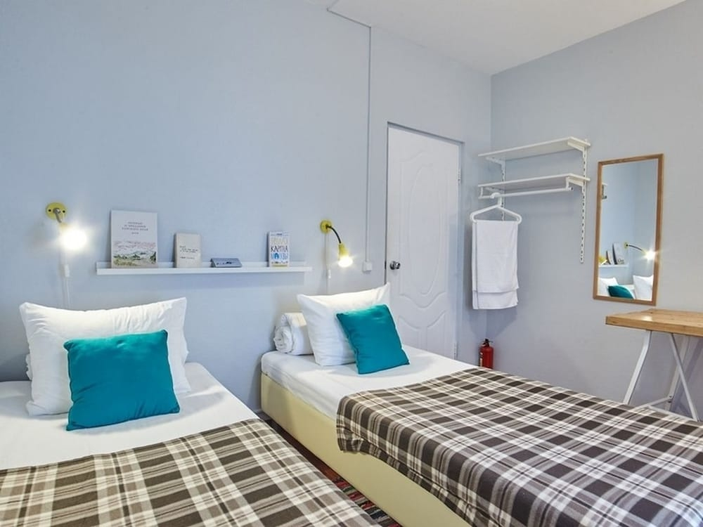 Dom Hostel