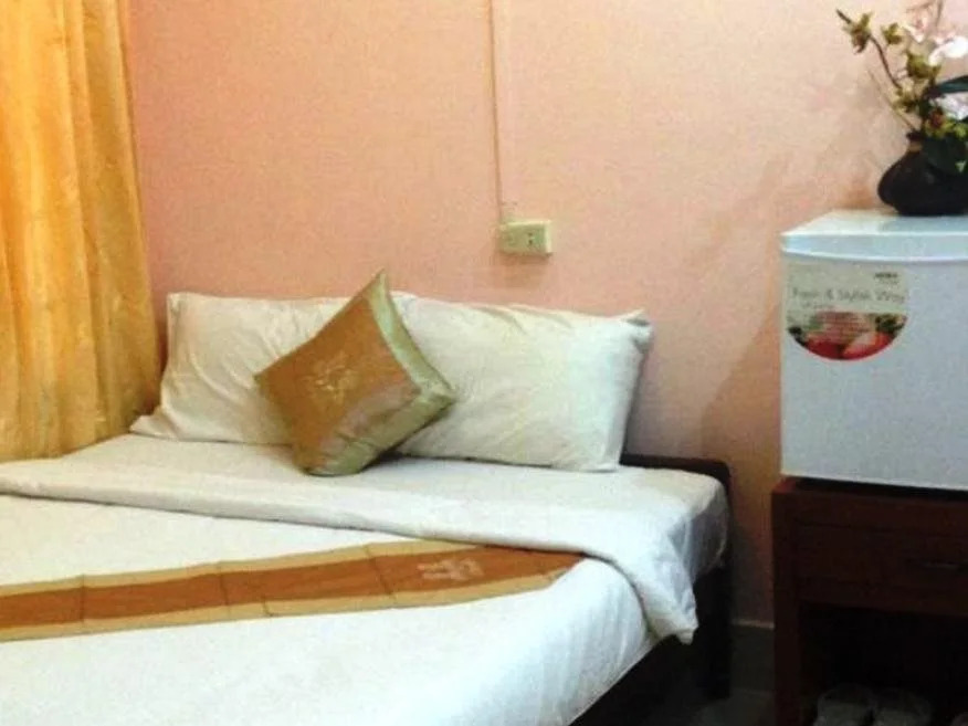 Pho de Paris Wat Koh Guesthouse