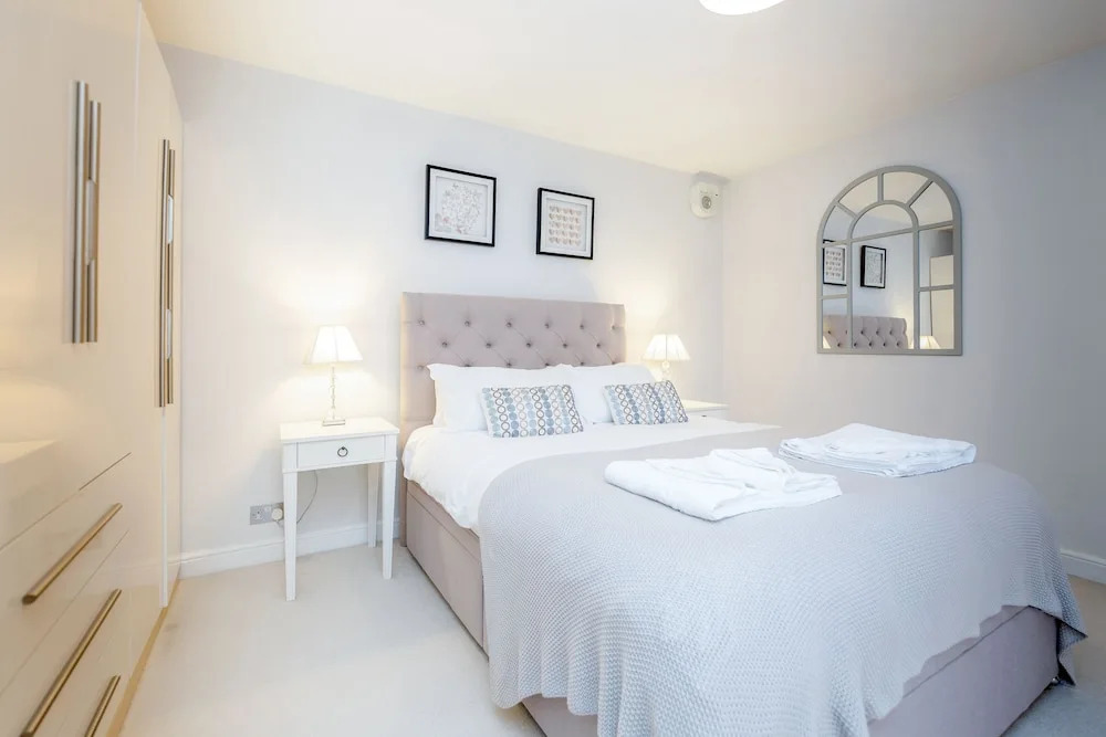 Putney Court - 1 Bed Apartment by BaseToGo