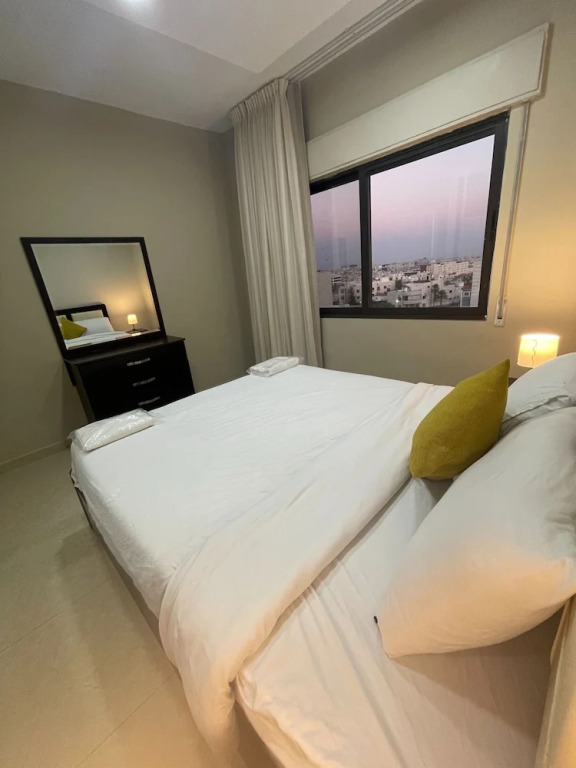 Charming Amman Apartent With City Views
