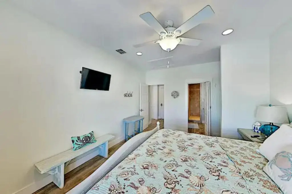 Steps to The Beach! Beautiful 4 BDRM 5 Bath Home W/Pool & Hot Tub