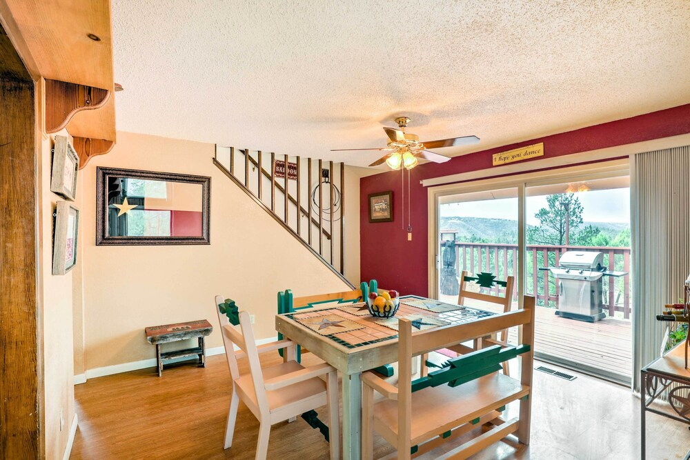 A-frame Ruidoso Retreat w/ Deck, Grill & Views!