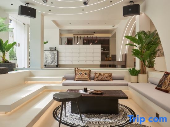 Zhujiajian Xiadoo·Light Luxury Holiday Homestay (Cangzhi Wharf Guanyin Fajie Branch)