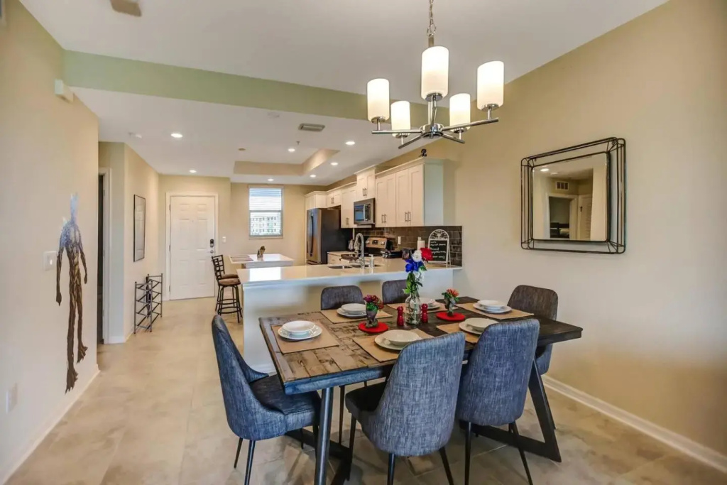 H - New 2 Bedroom Condo - 5 Miles to Disney - Free Water Park