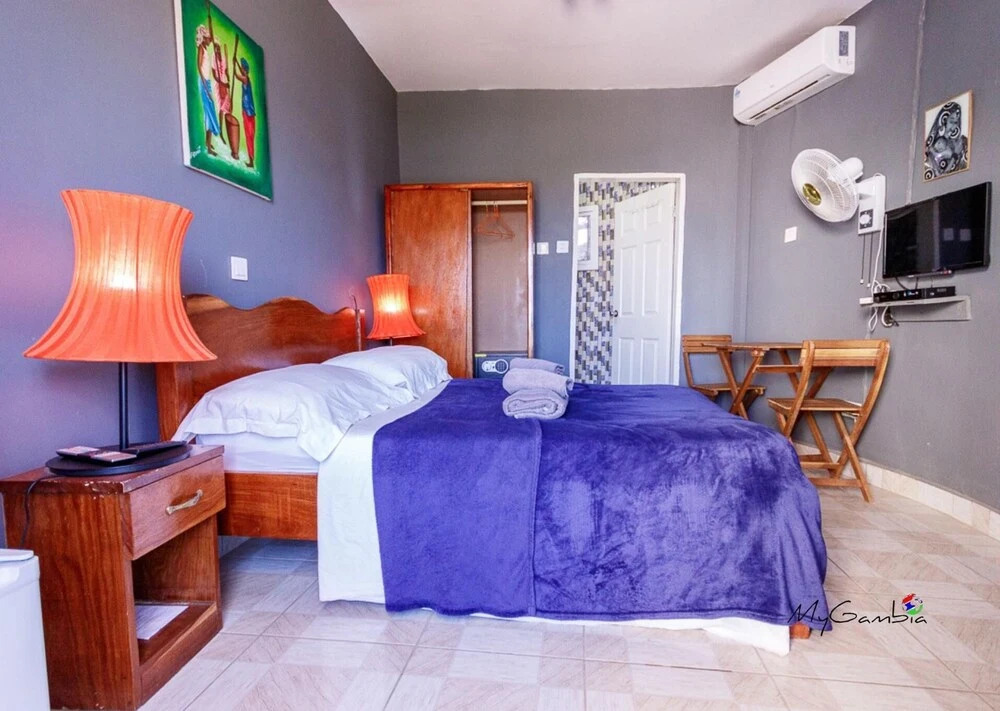 Lovely 13-bed Complex on Cape Point Beach, Bakau - Bojang River Lodge