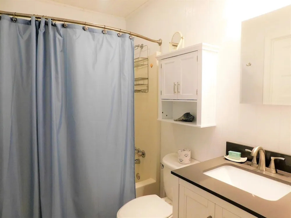 Enoch's Hideaway at Ocracoke - 3 Br Home