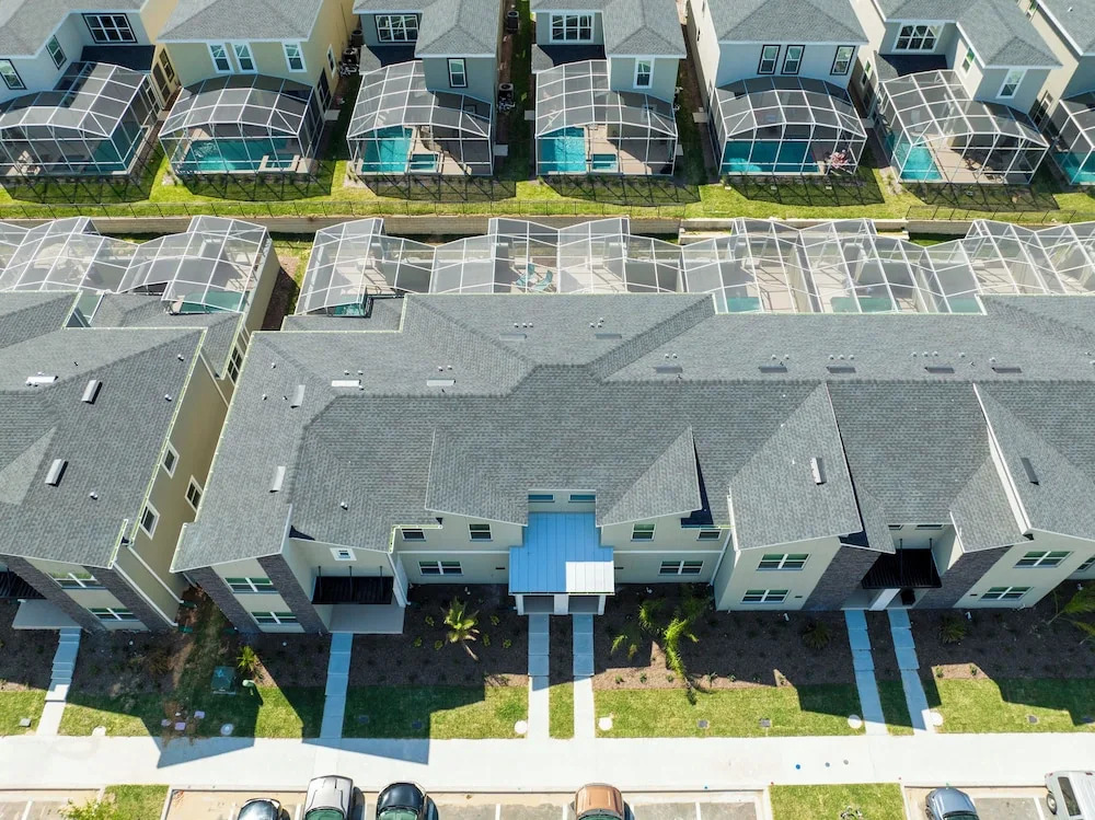 Splendid 4 Bd w/ Pool Close to Disney @ Champions Gate 1006