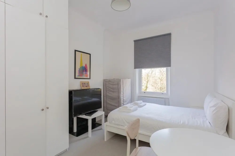 Newly Renovated 3 Bedroom Apartment in North West London