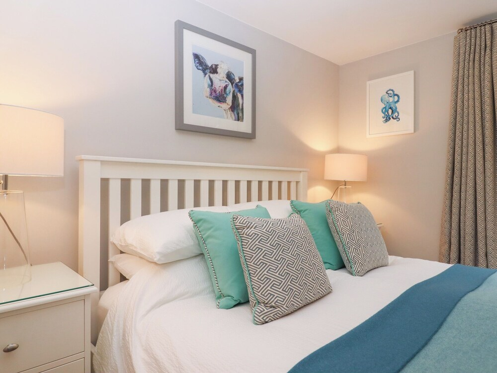 3 Keepers Cottage, Hillfield Village