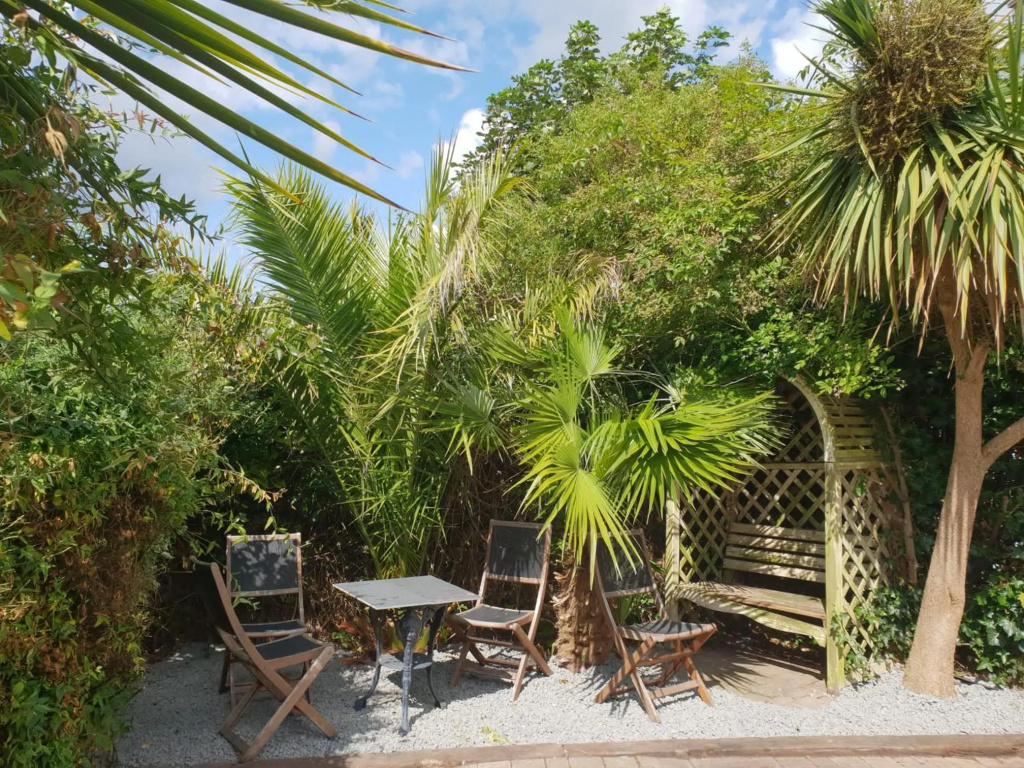 West Hill Retreat Edwardian Balcony Ensuite with Room Served Breakfast