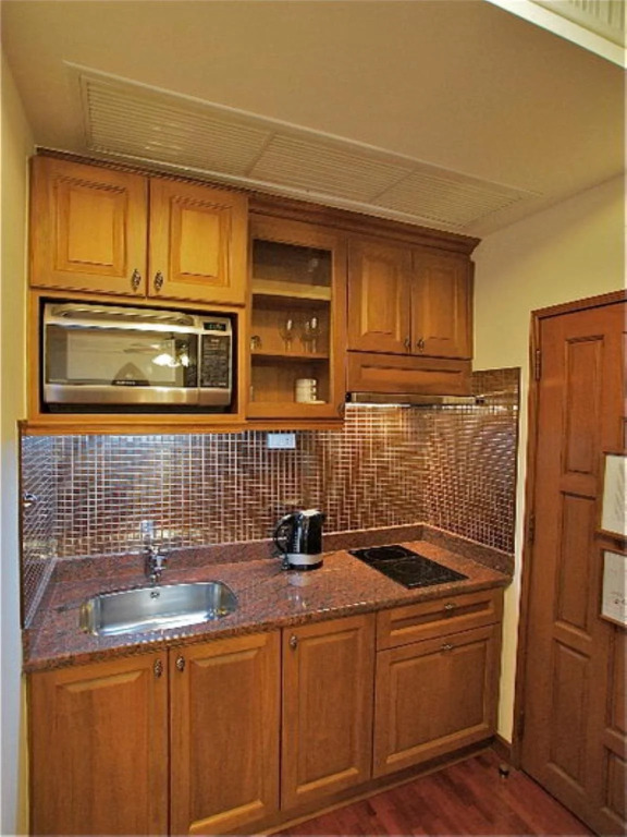 Lotus Hotel