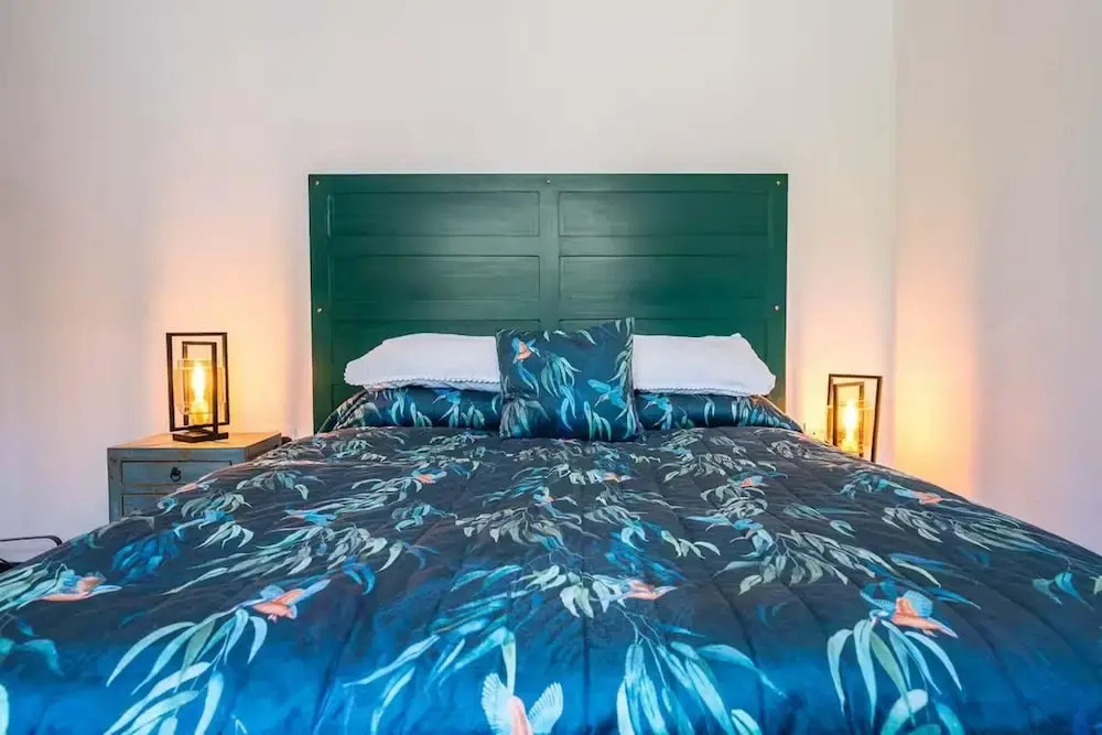 Aylesford-house-sleeps 2 & 1 Infant-parking-garden