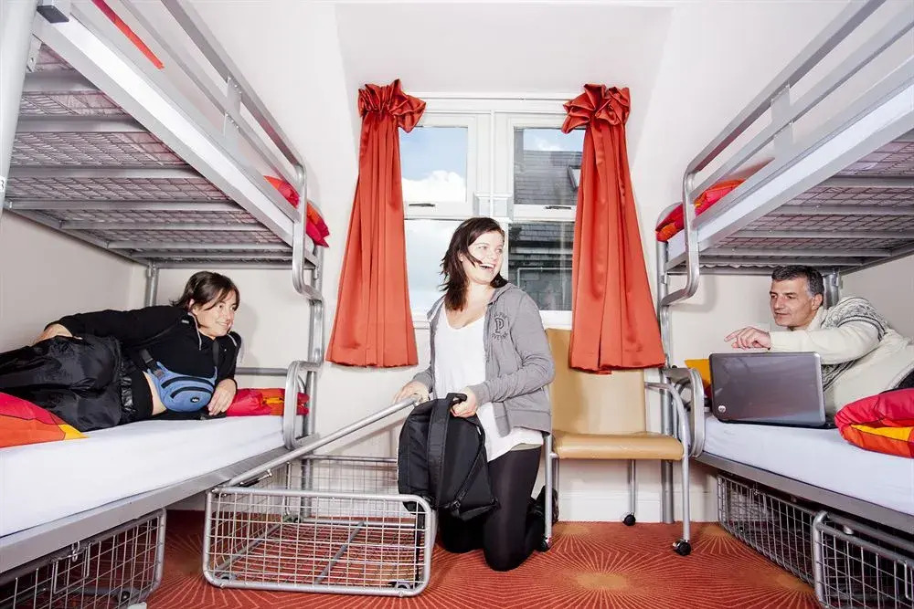 Snoozles Hostel