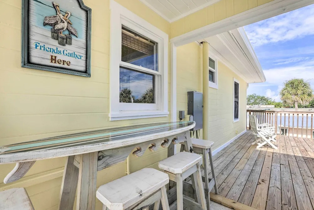 Siesta Key Village Home < Half Mi to Beach!