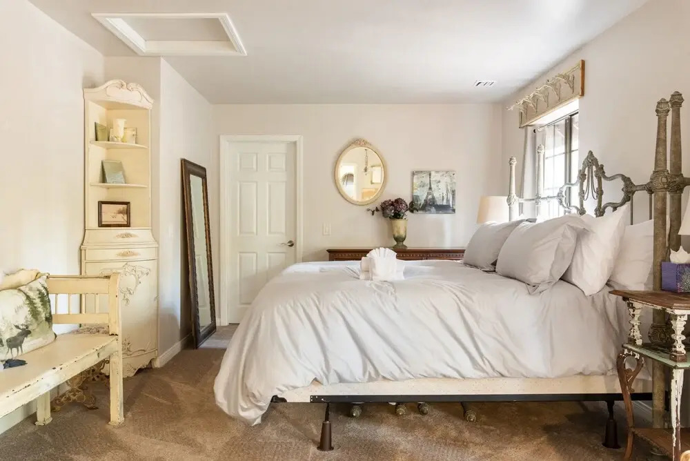 32 - Heavenly Estate 4 Bedroom Home by Redawning