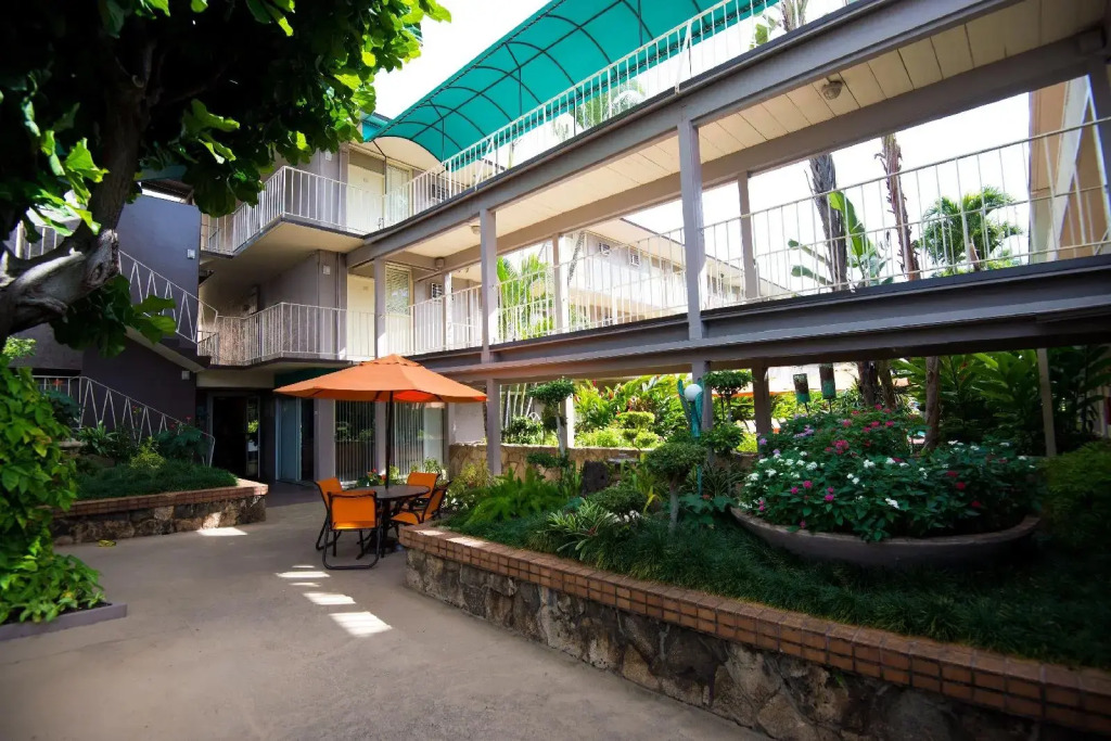 Pacific Marina Inn Airport