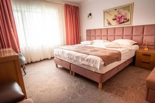 Hotel Roser House Boutique - pe malul lacului Colibita