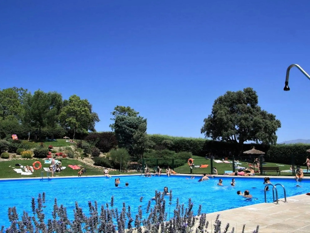 Enticing Holiday Home in Galapagar with Private Terrace